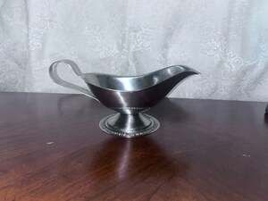 Vollrath 47578 18/8 Stainless Steel Gadroon Base Gravy Boat